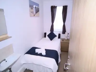 The Kelvin Guest House - 16