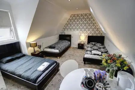 Beaconsfield - 24