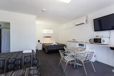 Wynnum Anchor Motel - 19