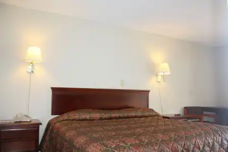 Gateway Inn Savannah - 11