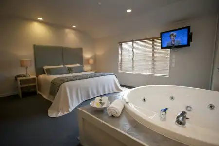 Aubyn Court Spa Motel - 32