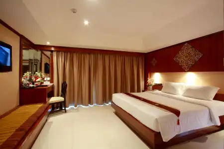 Rayaburi Patong - 55