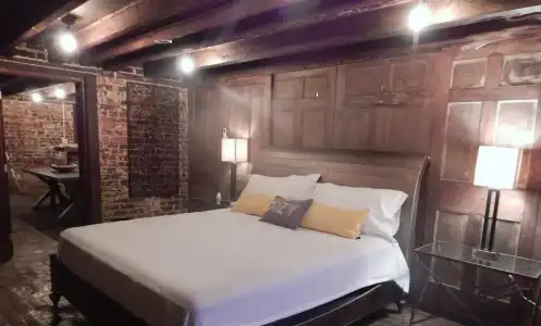 The DuLinn on York - 20