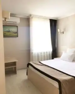 Tourist - 25