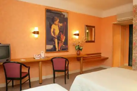 Hôtel Chiffre - 102