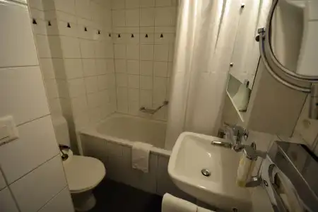 HOP Apartments & Suites - 3