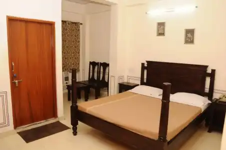 Raghuraj Palace - 34