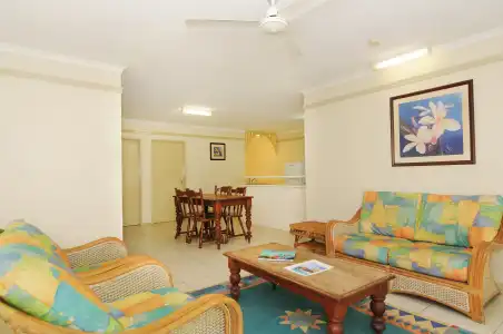 Cairns Queenslander & Apartments - 61