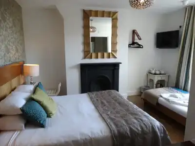 Number One Hundred B&B - 10