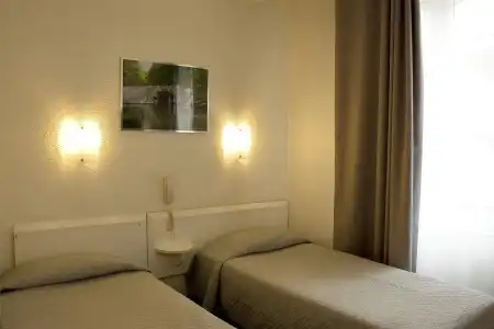 Hôtel Ours Blanc Centre - 28