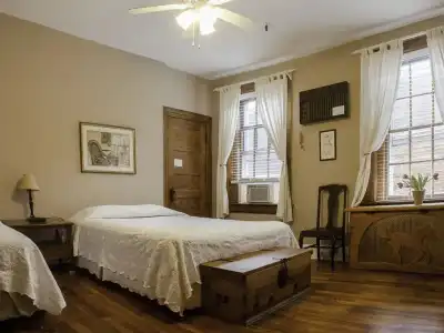 Adam's Inn - 31