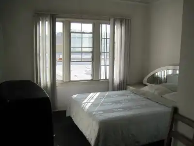 Wilshire Orange - 32