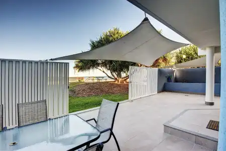 Rolling Surf Resort - 270