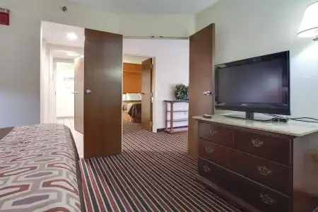 Mountain Vista Inn & Suites - 69