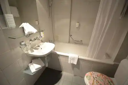 HOP Apartments & Suites - 4