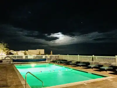 Ocean Surf Resort - 10