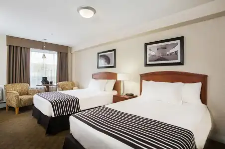 Sandmans & Suites Calgary West - 47
