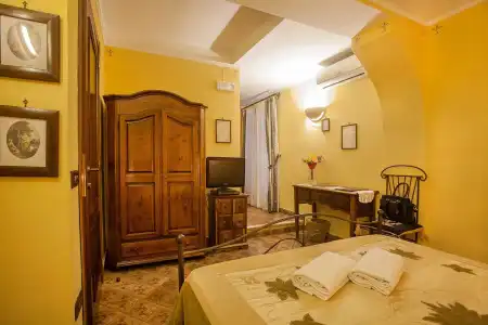 Alloggio dei Vassalli, In the Heart of the Historic Center - 149