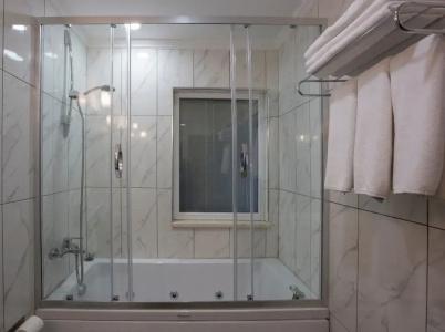 Seraglio & Suites - 96
