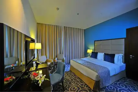 Ramada by Wyndham Abu Dhabi Corniche - 18