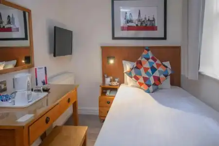 Queensway Sure Collection By Best Western - 18