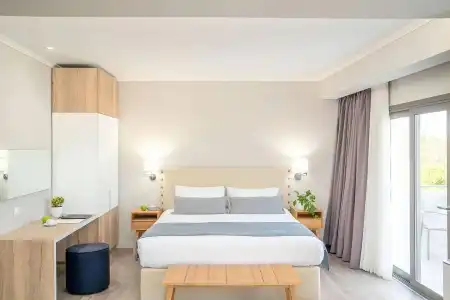 Chroma Fashion Rooms & Apartments - 44