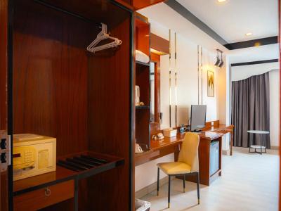 Baumanburi Patong - 36