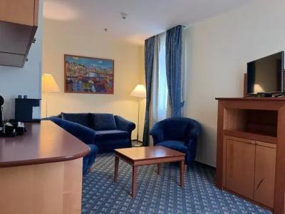 Ramada by Wyndham Prague City Centre - 44