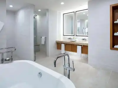 Swissôtel Al Ghurair - 16