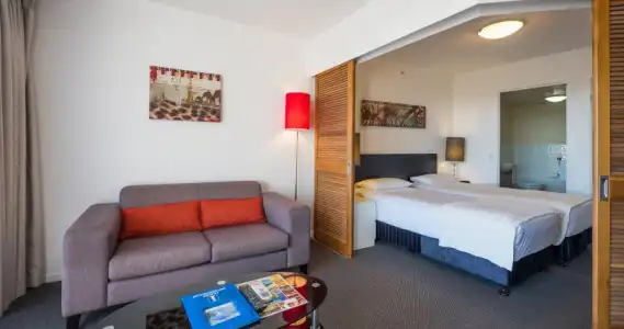 Broadbeach Savannah & Resort - 76