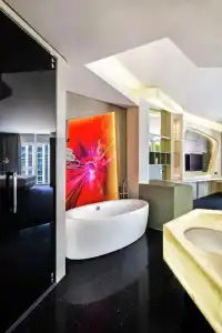 V, Curio Collection by Hilton - 90