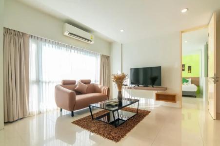 The Lantern Resorts Patong - 36