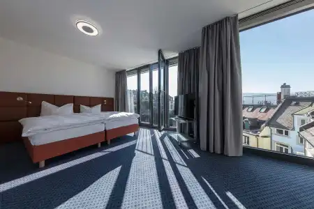 Royal Zurich - 35