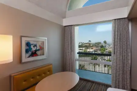 Howard Johnson by Wyndham Anaheim and Water Playground - 43