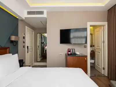 Azzap Galata - 37
