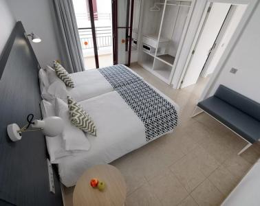 Broncemar Beach Suites - 37