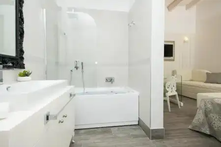 ApartSheila - 38