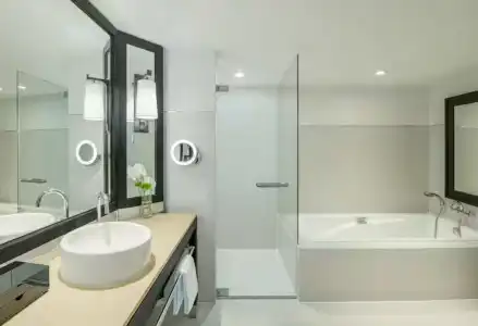 Millennium Hilton Bangkok - 31