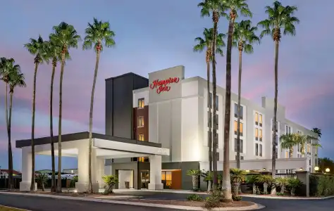 Hampton Inn Laredo - 24