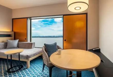 Hilton Tokyo Bay - 76