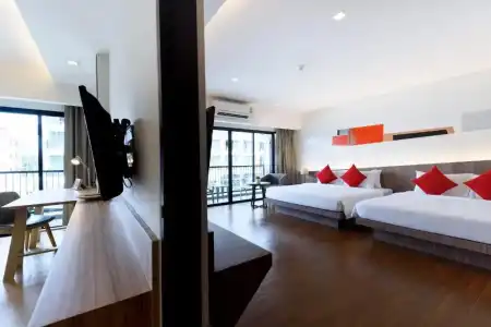 J Pattaya - 10