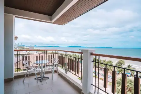 Welcome World Beachfront Resort - 60