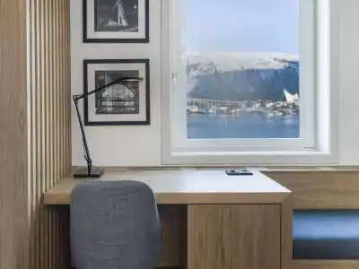 Radisson Blu, - 60