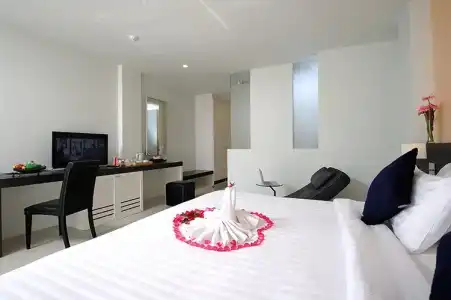 The Lantern Resorts Patong - 43