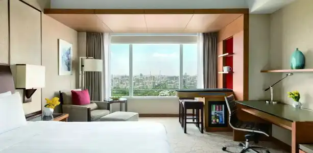 Kerry Pudong - 35