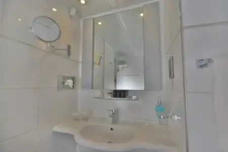 St. George Beach & Spa Resort - 18