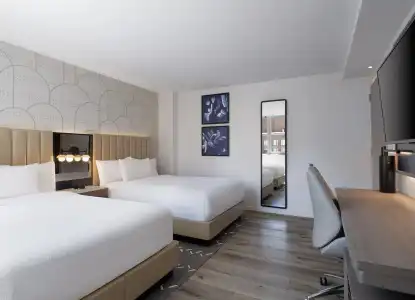 Courtyard by Marriott New York Manhattan/SoHo - 11
