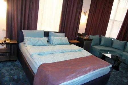 NICE & Tours - 24