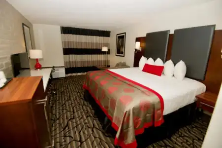 Ramada by Wyndham Austin South - 34