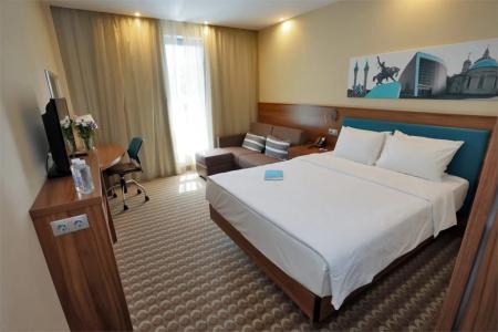 Hampton by Hilton - 108